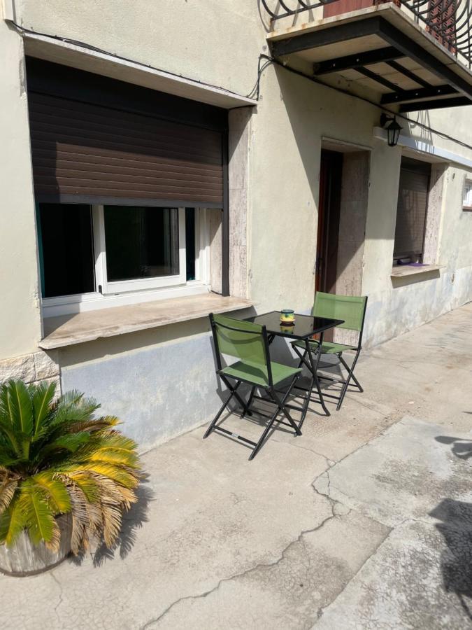 Agreable 2 Pieces En Ville Comme A La Campagne Nice Exteriör bild